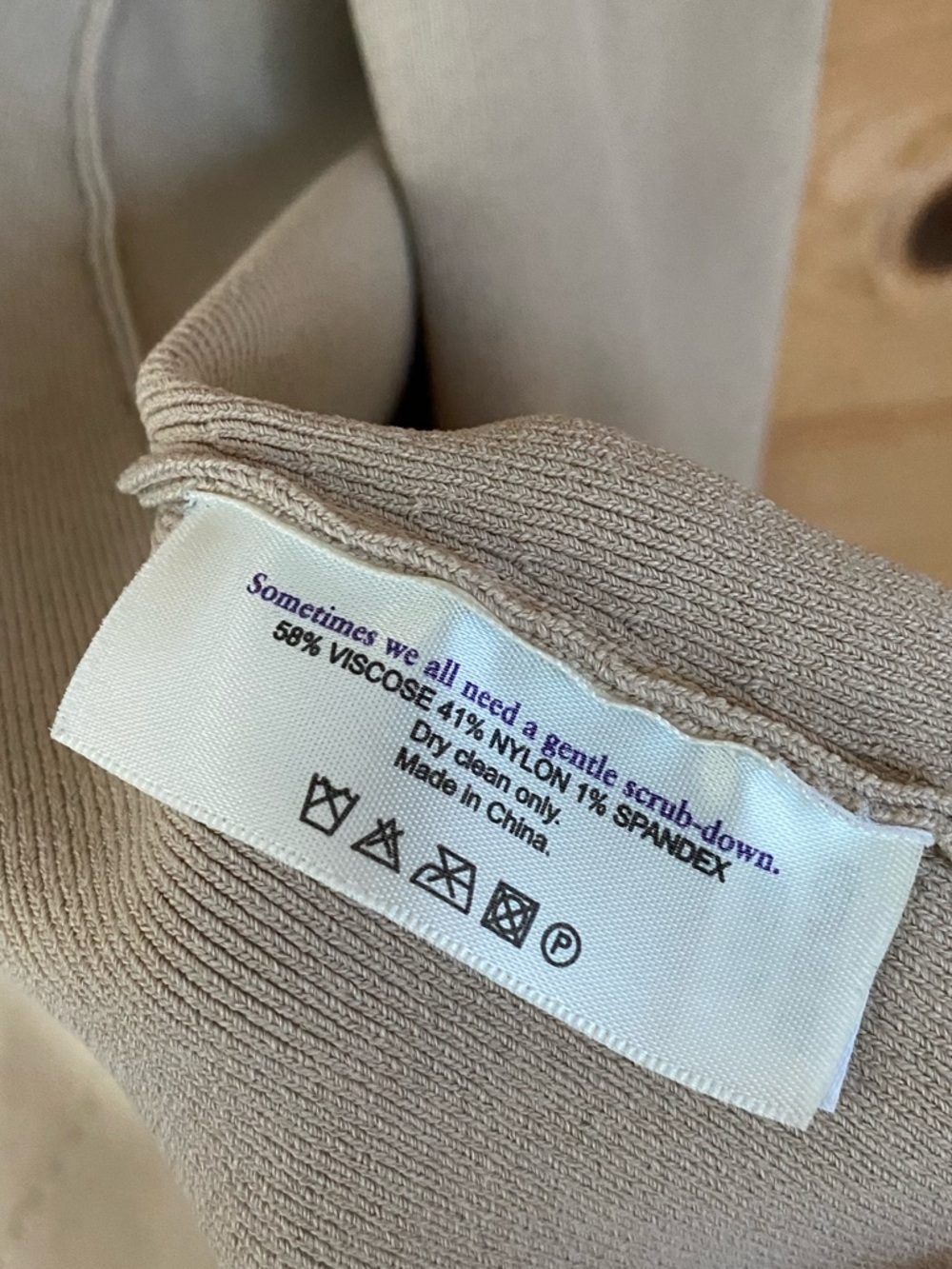 M.M. LaFleur Merritt wrap viscose spandex Jardigan in cream latte size medium - Picture 6 of 7